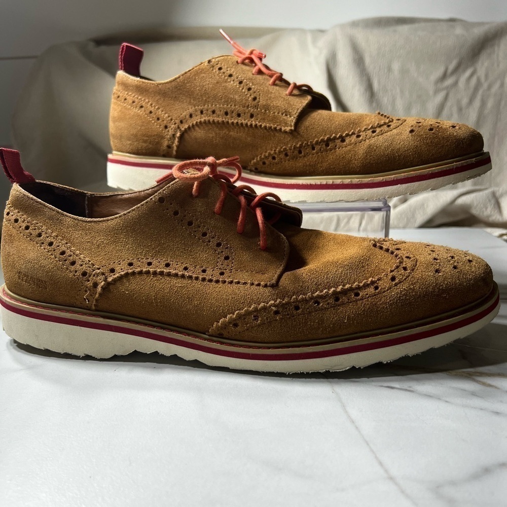 Kenneth Cole Reaction Never too Hype SU Men's Suede Oxford shoes.  Tan‎ with red